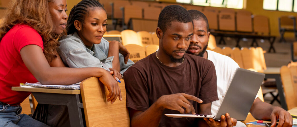 students making money online